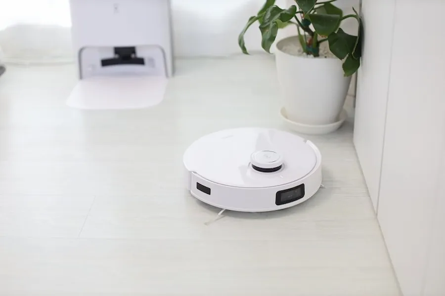 Mua robot hút bụi Ecovacs ở đâu uy tín?